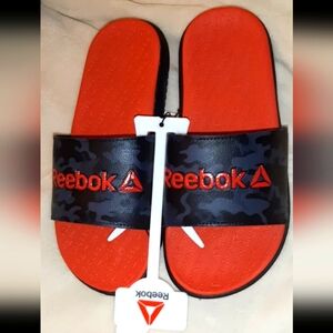 🇺🇲sz 5Y Reebok Red and Camo Grey & Black Unisex Slides